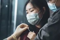 预防水痘非得打疫苗吗